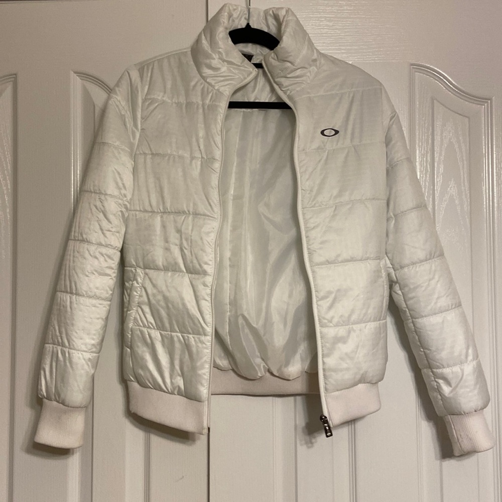 Oakley Women's full zip White  Puffer Jacket XS  100% Polyester with Pockets